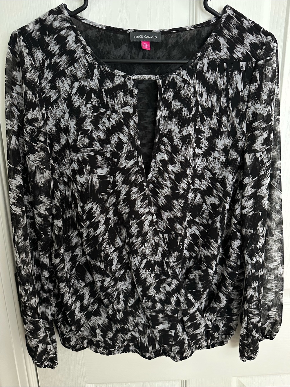Vince Camuto Black & White Abstract Print Surplice Blouse